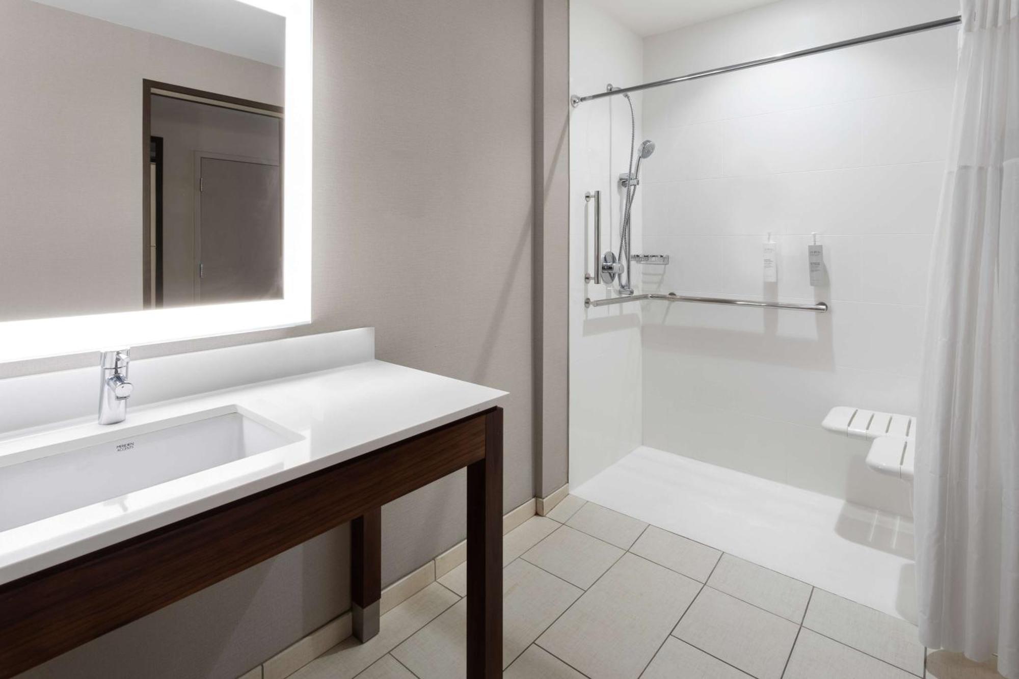 Hampton Inn By Hilton Nashville Airport Century Place Eksteriør bilde
