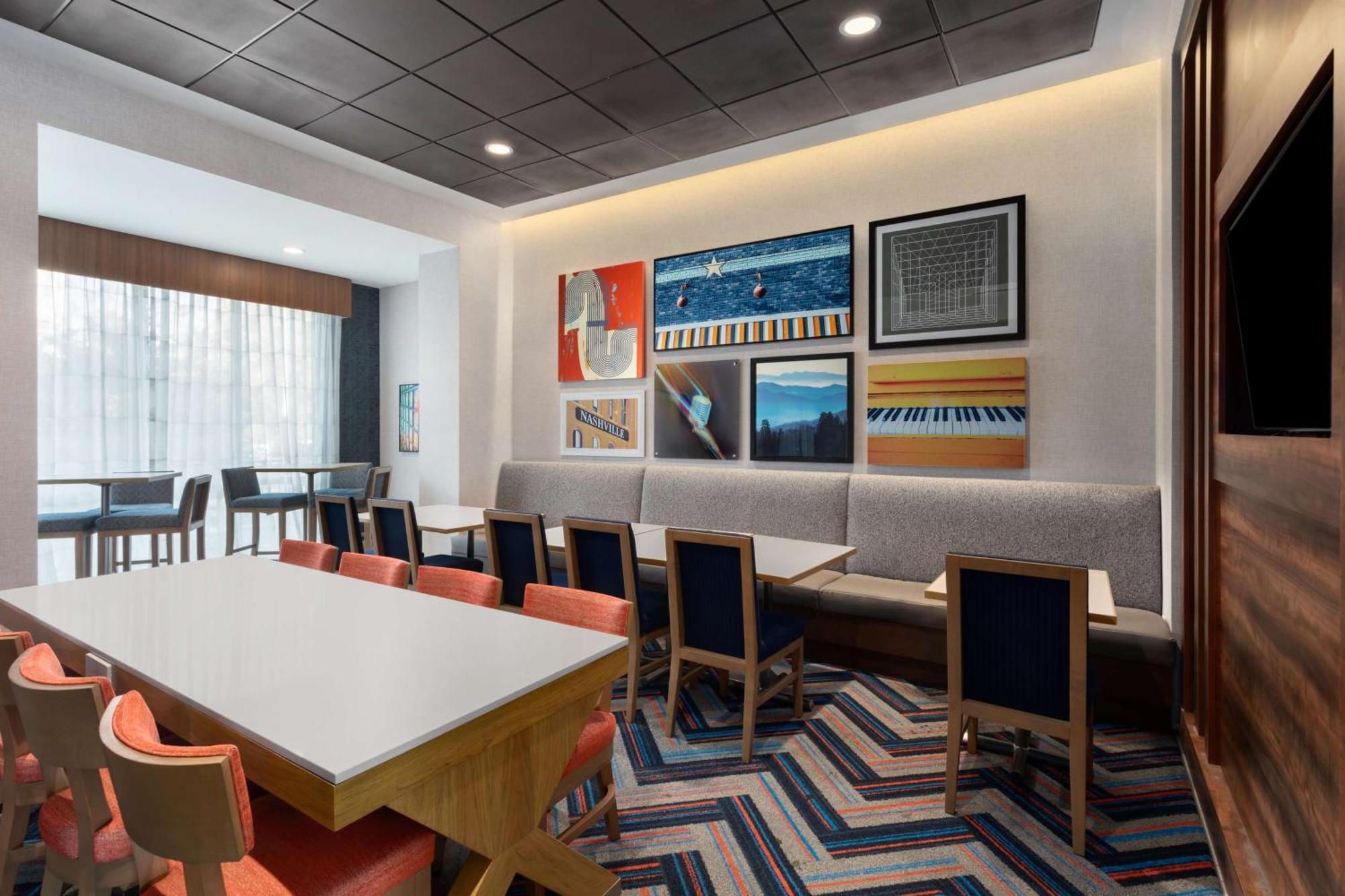 Hampton Inn By Hilton Nashville Airport Century Place Eksteriør bilde