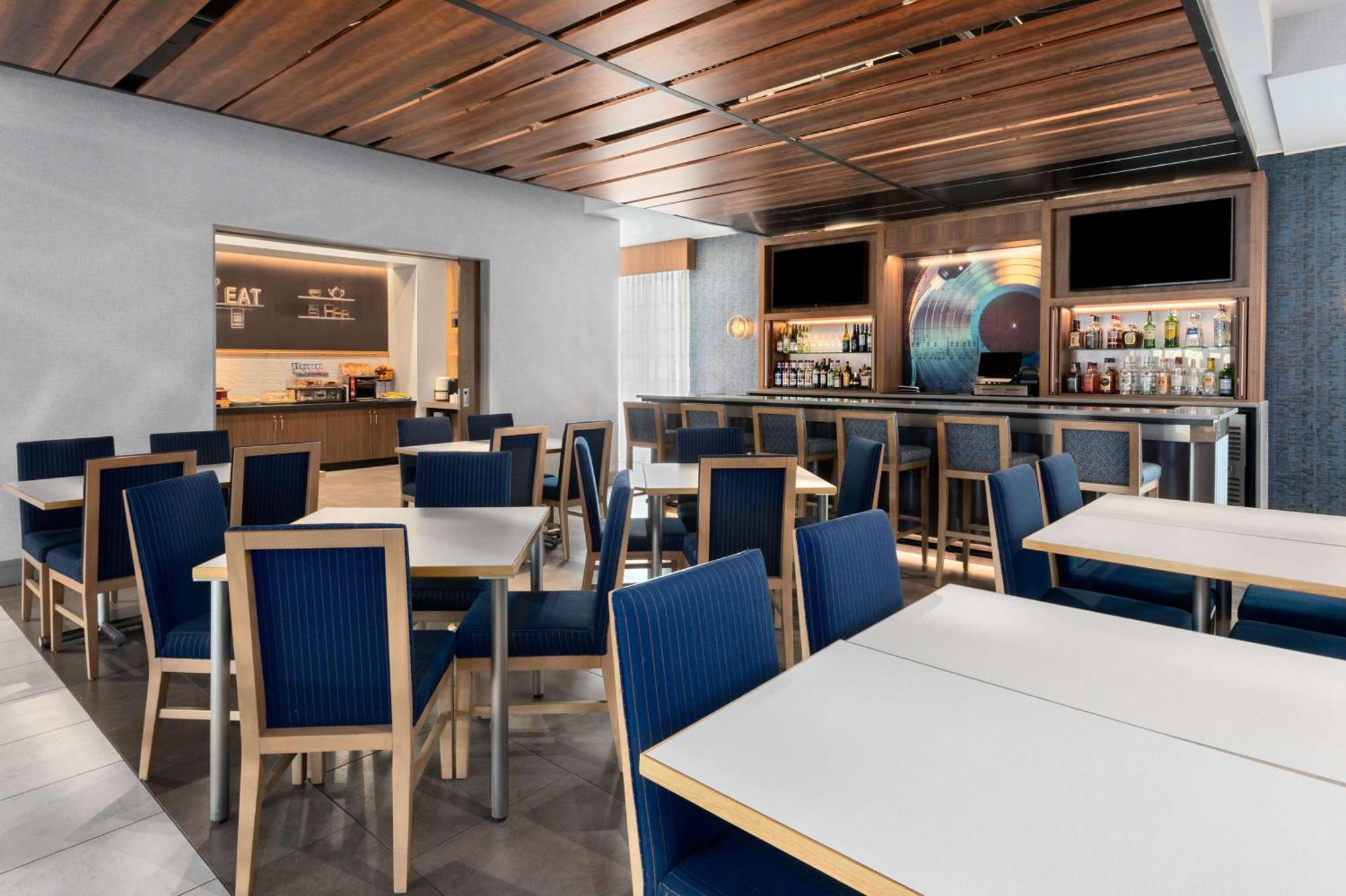 Hampton Inn By Hilton Nashville Airport Century Place Eksteriør bilde